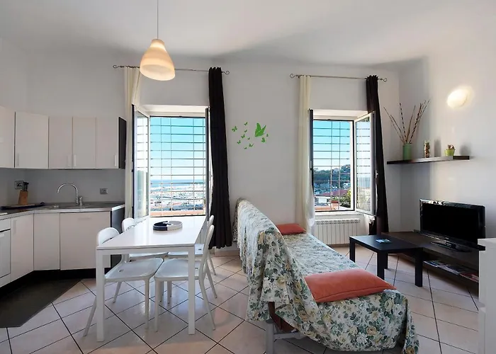 Trilocale In Vista Mare 1 Varazze